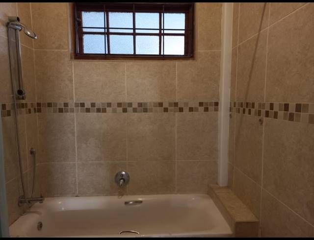 2 BEDROOM APARTMENT FOR SALE IN ESSENWOOD